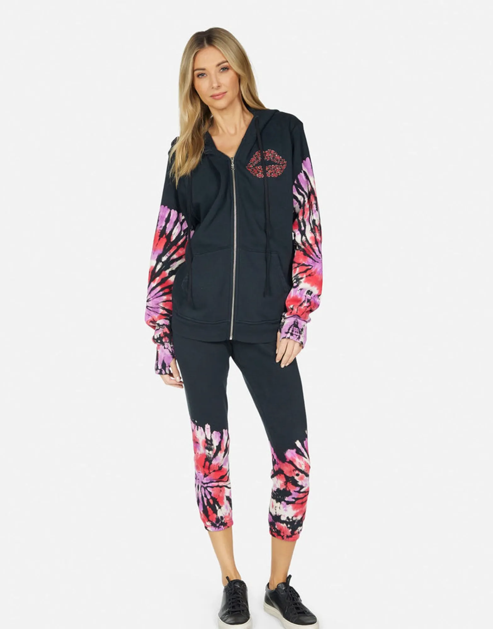 Store Alana Ruby Lip Women Crop Sweatpants