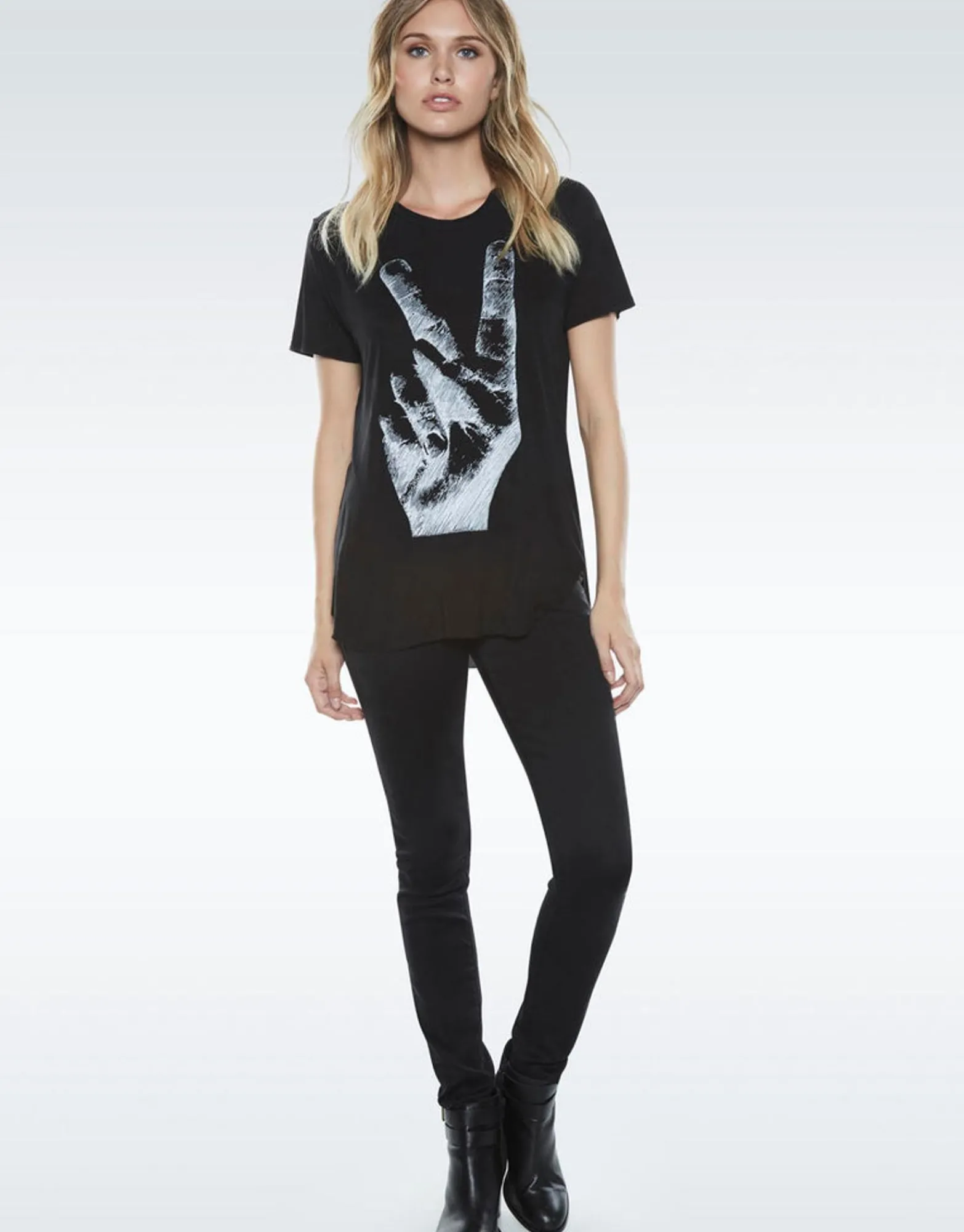 Sale Kelis Peace Hand S/S Women'S Scooped Hem Tee In Women Short Sleeve