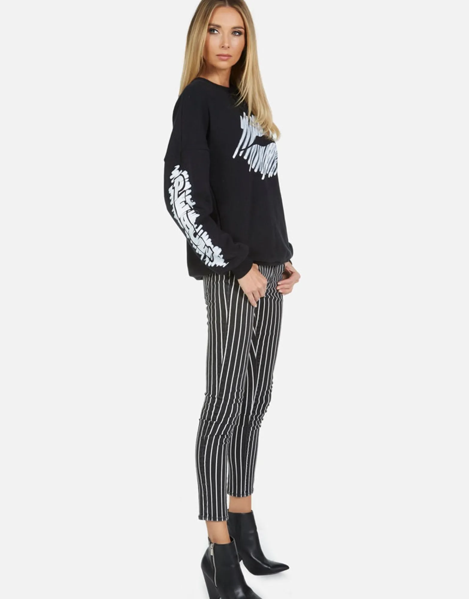 Store Sierra Scribble Lip Women Long Sleeve